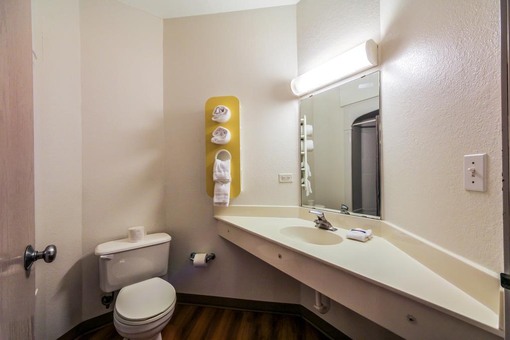 Motel 6 New Braunfels Bagian luar foto