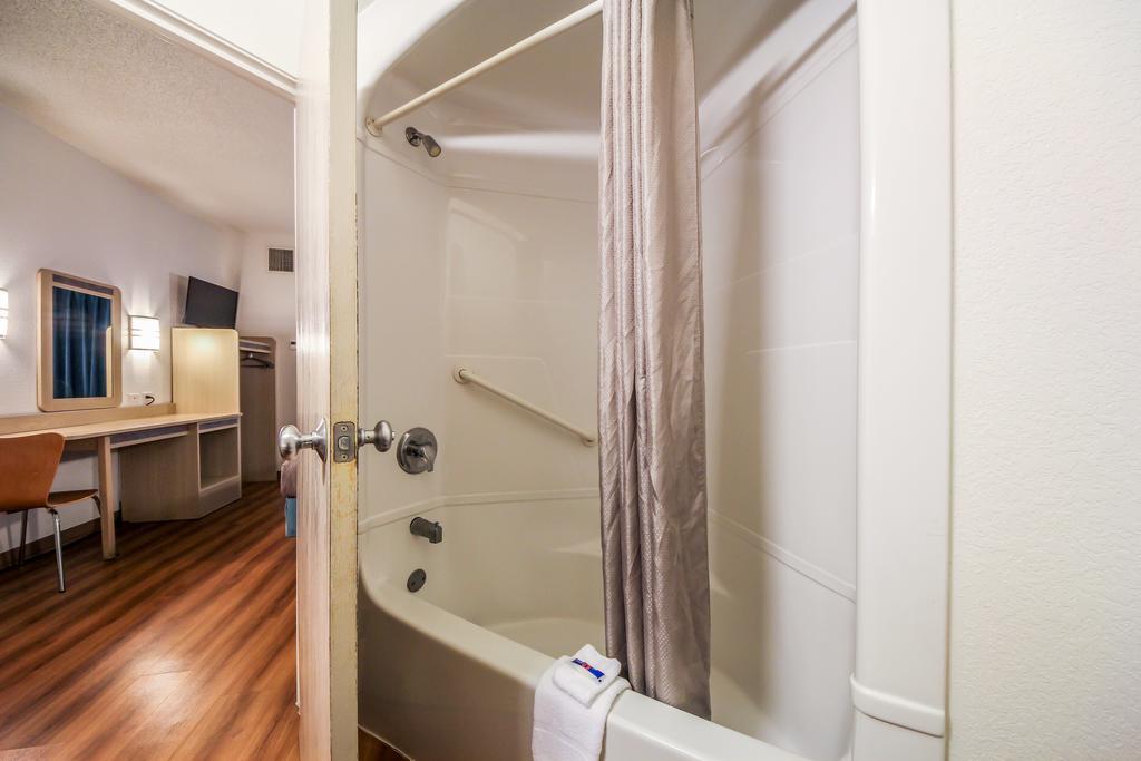 Motel 6 New Braunfels Bagian luar foto