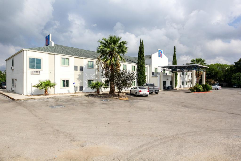 Motel 6 New Braunfels Bagian luar foto