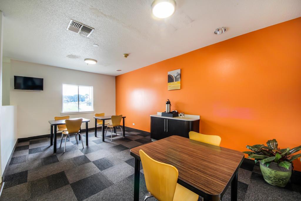 Motel 6 New Braunfels Bagian luar foto